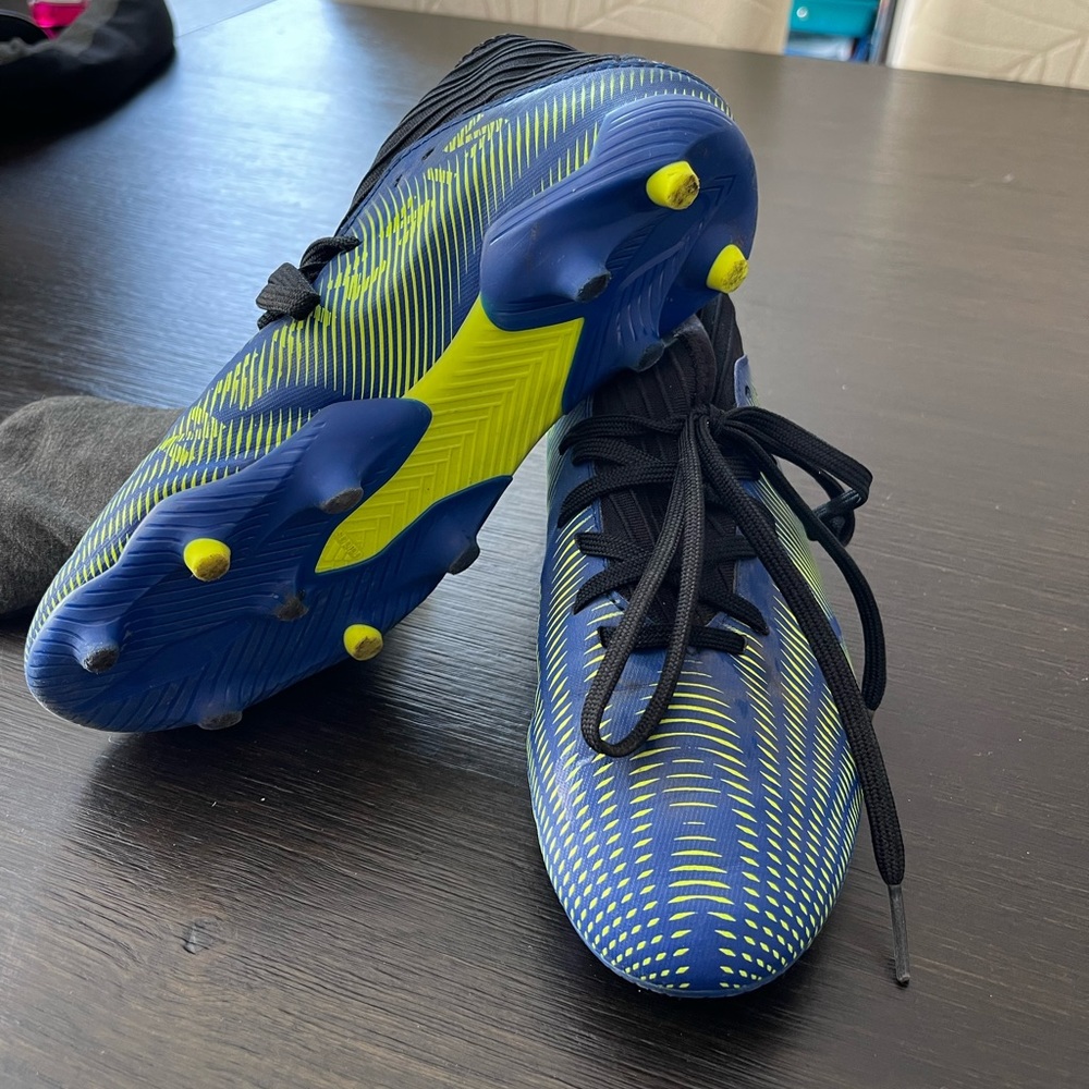 Adidas nemesis soccer cleats - size 4 kids
